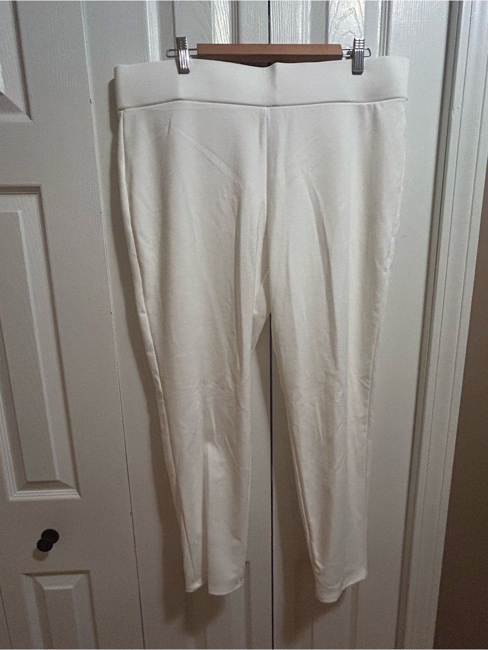 Ruby Rd. Ivory Stretch Ponte Ankle Pants